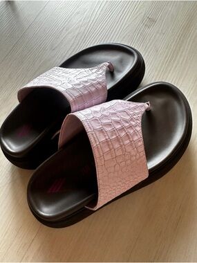 THE ATTICO The Attico Selene Thong Sandal in Pastel Pink
